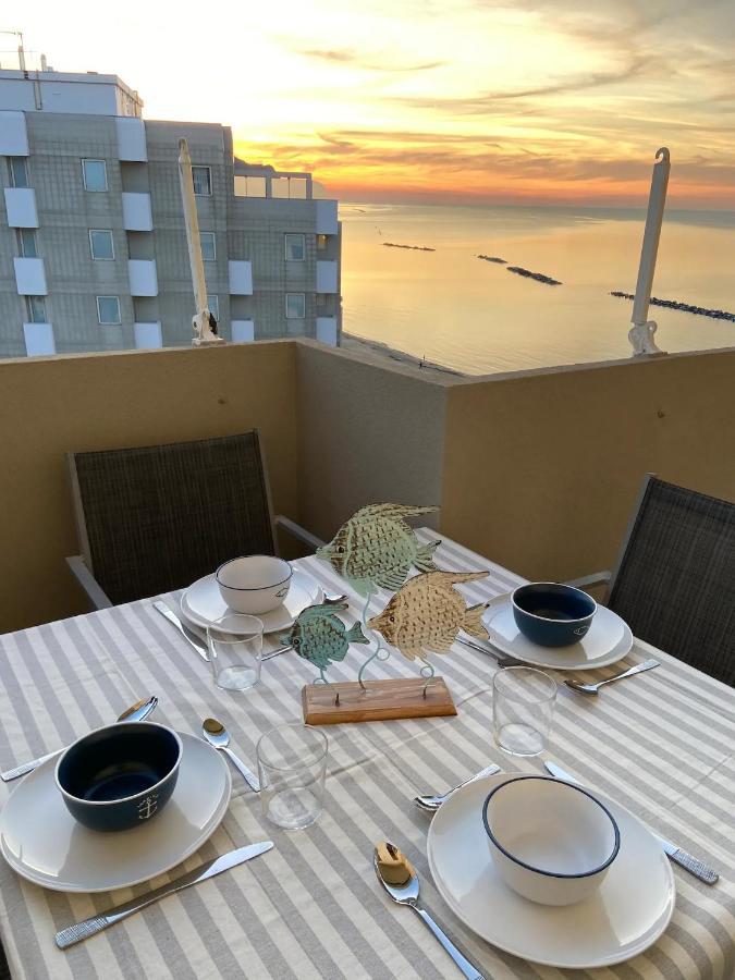 Appartamento Tramonto In Baia Pesaro Esterno foto