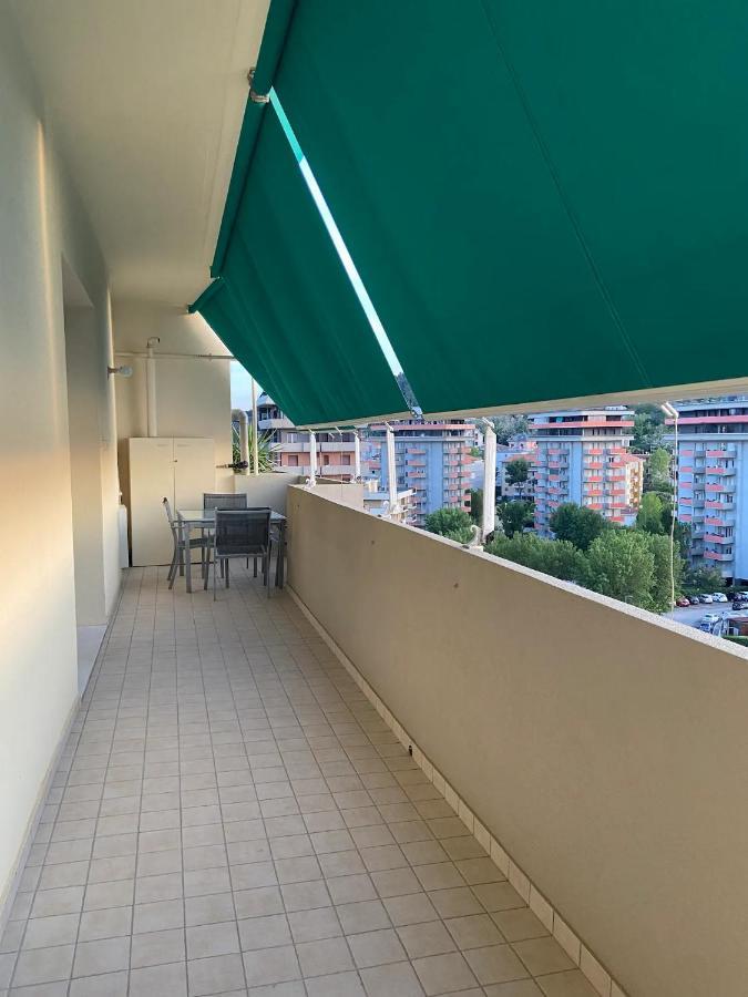 Appartamento Tramonto In Baia Pesaro Esterno foto