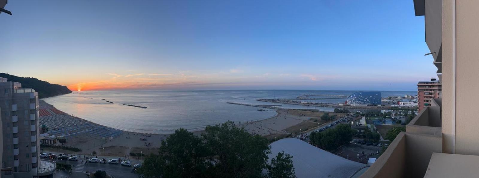 Appartamento Tramonto In Baia Pesaro Esterno foto